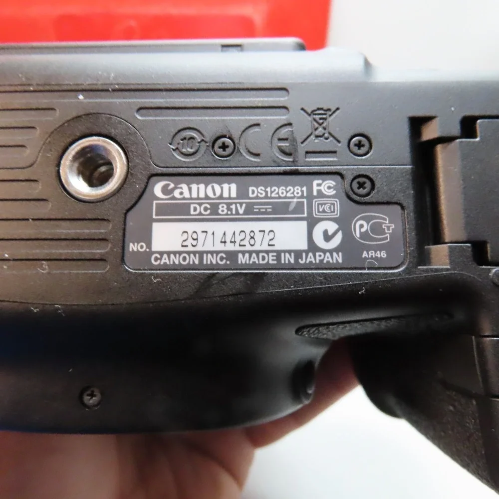 Canon EOS 60D 18.0MP Digital SLR Camera Body‎ 【MINT w/Leica Hard Case 】